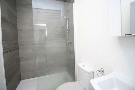 Devonport Road, Plymouth, PL3 - Photo 5