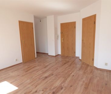 Ideal für Singles, junge Paare! Tolle 2-Raum Whg im DG. Bad m. Fens... - Foto 1