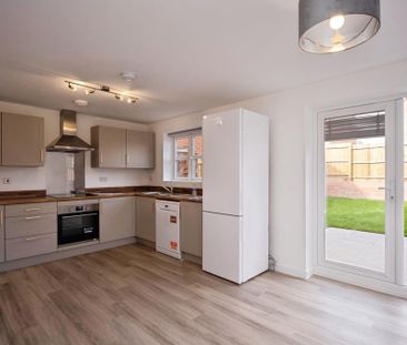 4 bedroom detached house to rent - Photo 4
