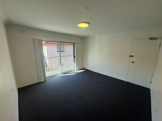 Spacious 2-Bedroom Unit – Walk to Fairfield CBD - Photo 1