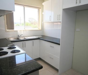 4/106 Henderson Road - Photo 4