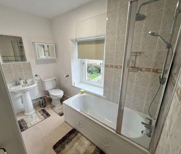 3 bedroom detached house to rent - Photo 3