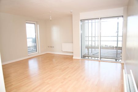 Guide Price £1,800 pcm - Available Now - Unfurnished - Photo 2