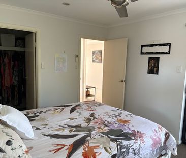 3 Bedroom Home with Modern Comforts - Photo 4