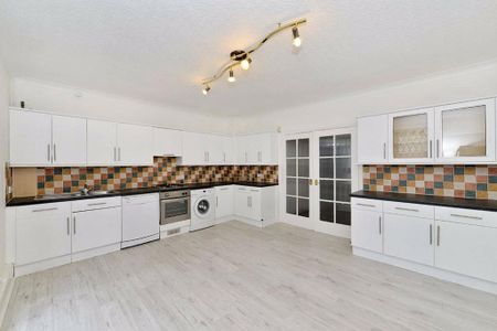 4 bedroom terraced house to rent - Photo 4