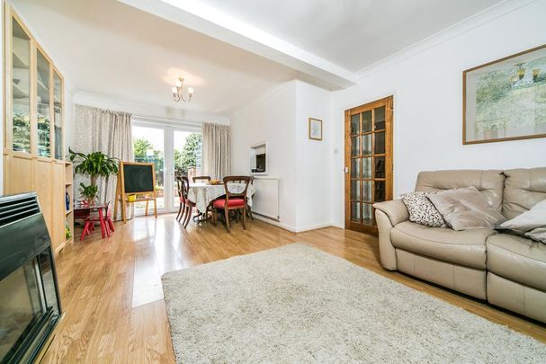 3 bedroom semi-detached house to rent - Photo 1