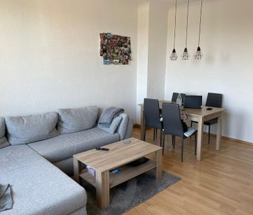 Top 2-Zimmer-Wohnung mit Einbauküchen und Balkon! - Photo 1