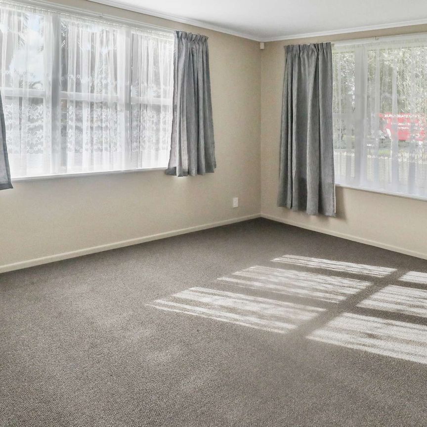 Perfect 2 bedroom Spot - Comfort Meets Convenience! - Photo 1