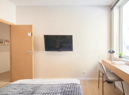 Largo Vitorino Damásio, Lisbon, Lisbon 1200-872 - Photo 4