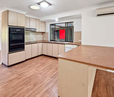 5 Bedroom Home in Avenell Heights - Photo 5