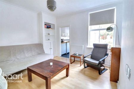 1 bedroom in a house share to rent - Photo 2