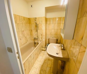 Location Appartement 2 pièces 47m² NOGENT SUR MARNE 94130 - Photo 4