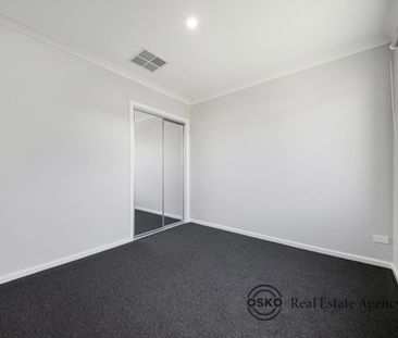 Comfortable Family Living in a Convenient Lara Location - Photo 3