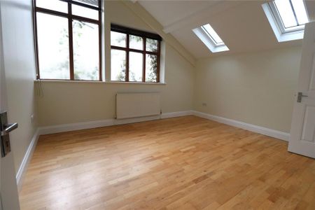 6 bedroom detached house to rent - Photo 3