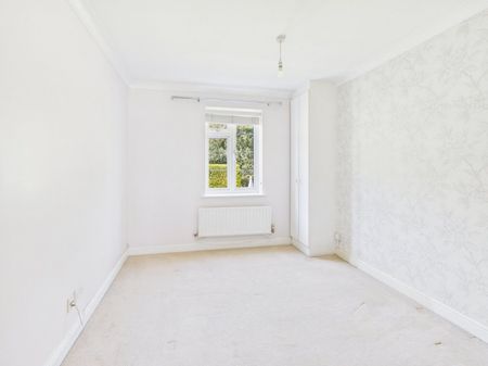 Seven Hills Road, Iver, Buckinghamshire,SL0 - Photo 2