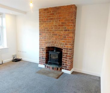 3 bedroom Semi-detached house to rent - Photo 5