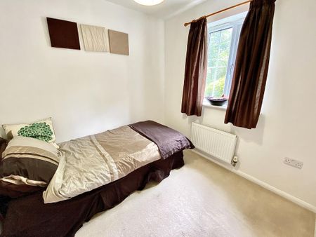 2 bedroom ground floor flat to rent - Photo 5