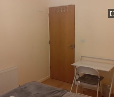 Room in a 2-Bedroom Apartment for rent in Rialto, Dublin - Photo 5