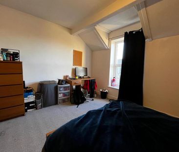 4 bedroom private hall to rent - Photo 5