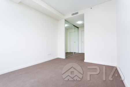 AS NEW 3 BEDROOM APARTMENT FOR LEASE, GREAT LOCATION!!! - Photo 2