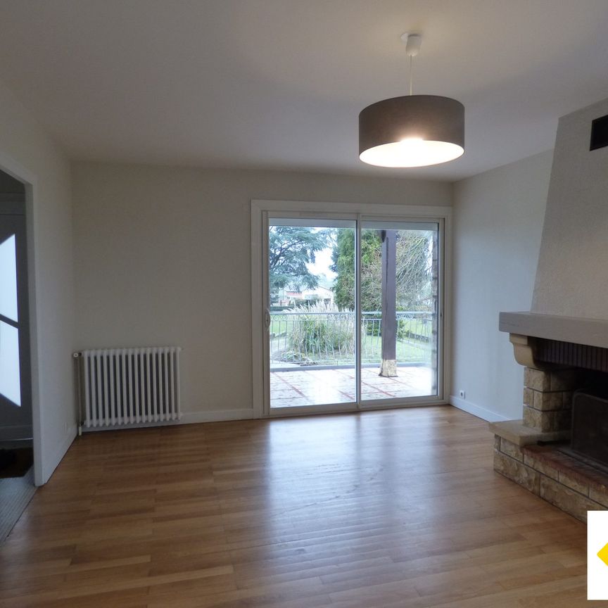 Location Maison 5 pièces 108m² LAROQUE TIMBAUT 47340 - Photo 1