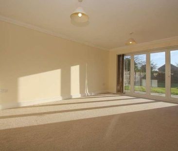 Kingsway, Mildenhall, IP28 - Photo 2