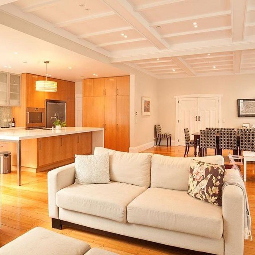 Immaculately presented Character Home Double ... - Photo 1