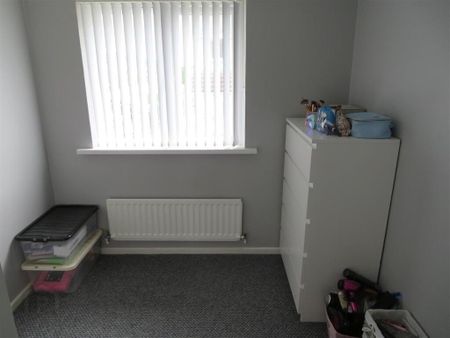 27 Churchill Place, Waringstown, BT66 7QS - Photo 4