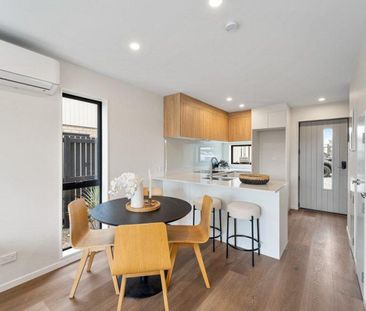 Stunning Two-Bedroom Townhouse for Rent in ... - Photo 4