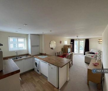 2 bedroom flat to rent - Photo 2