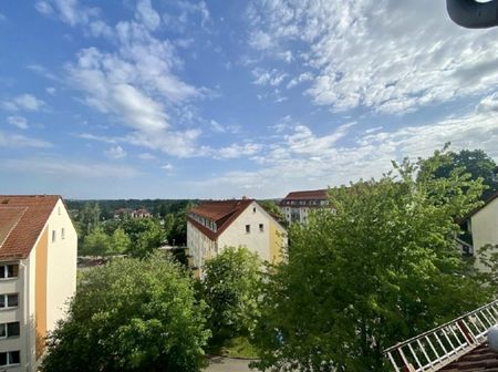 moderne frisch sanierte DG-Wohnung mit EBK + Stellplatz in Reichenbrand mieten - Foto 2