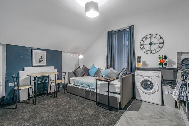 1 Bed Flat, Ash Tree Road, M8 - Photo 1