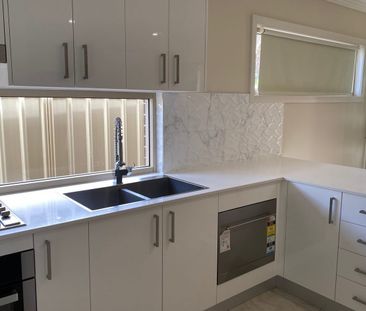 Freestanding Granny Flat with Private Yard (Free Wifi Included) - Photo 3