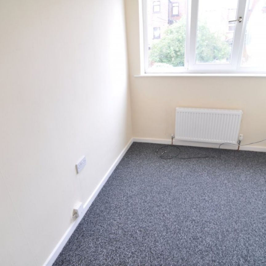 3 bed Terraced - To Let - Photo 1