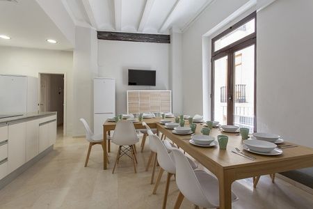 Elegant room with a balcony in El Carmen - Photo 3