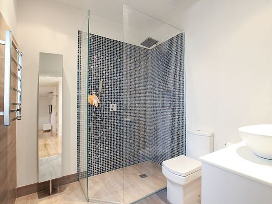 SEMI-FURNISHED - Stunning 1-bedroom Unit with Huge Garden - Photo 1