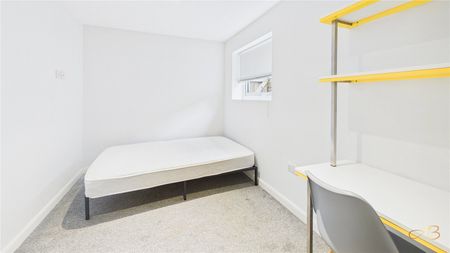 4 Bedroom House - Photo 3