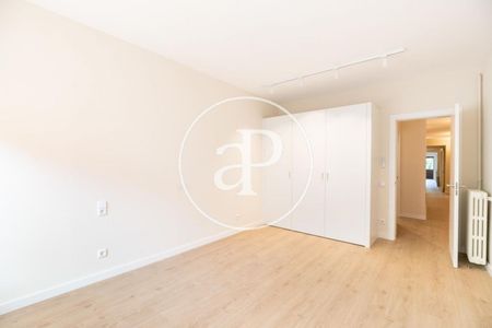 Flat for rent in Turó Park - Photo 2