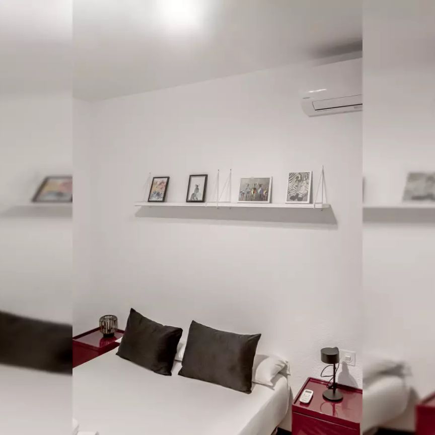 4-bedroom apartment for rent in Lavapiés, Madrid - Photo 1