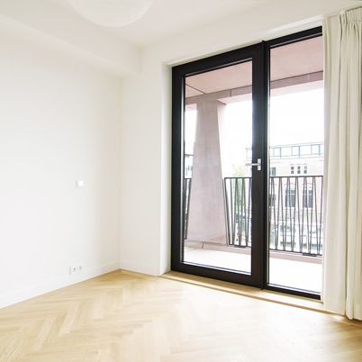 Rented: Luxury and very bright corner apartment with 2 spacious bedrooms, ensuite bathroom and large sunny terrace in a completely new and sustainable building! - Foto 1