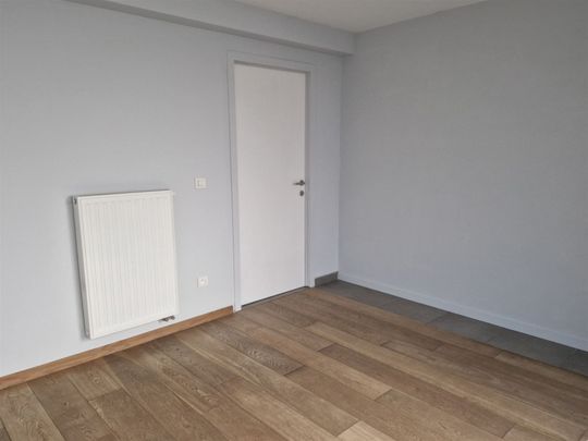 Gelijkvloers appartement met 1 slaapkamer en staanplaats - Photo 1