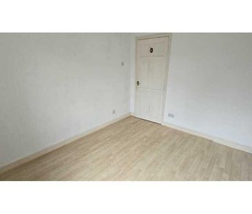 4 bedroom detached house to rent - Photo 4