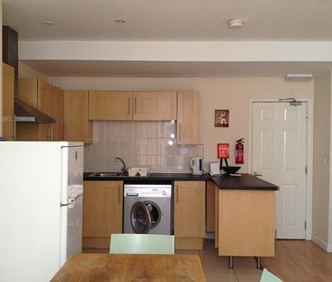 Three Bed Property In City Centre - Photo 2