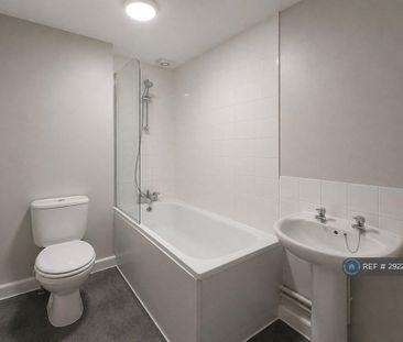 2 bedroom maisonette to rent - Photo 5