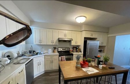 For Lease - 1074 Bloor Street, Toronto, Ontario - Photo 3