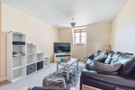 Woodford Way, Witney, OX28 - Photo 3