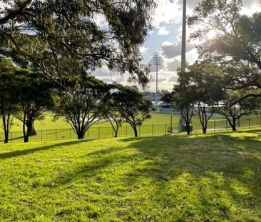 Fantastic Home Overlooking Drummoyne Oval - Photo 6