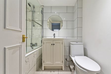 Beauchamp Road, SW11 - Photo 3