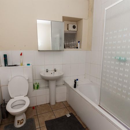 Room For Rent Laura Street, Pontypridd - Photo 4