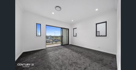 Exquisite Brand New Family Haven in Gledswood Hills - Photo 3